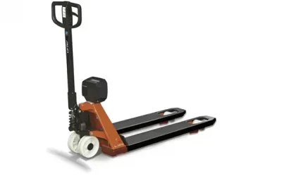 Toyota Lifter con ecalón